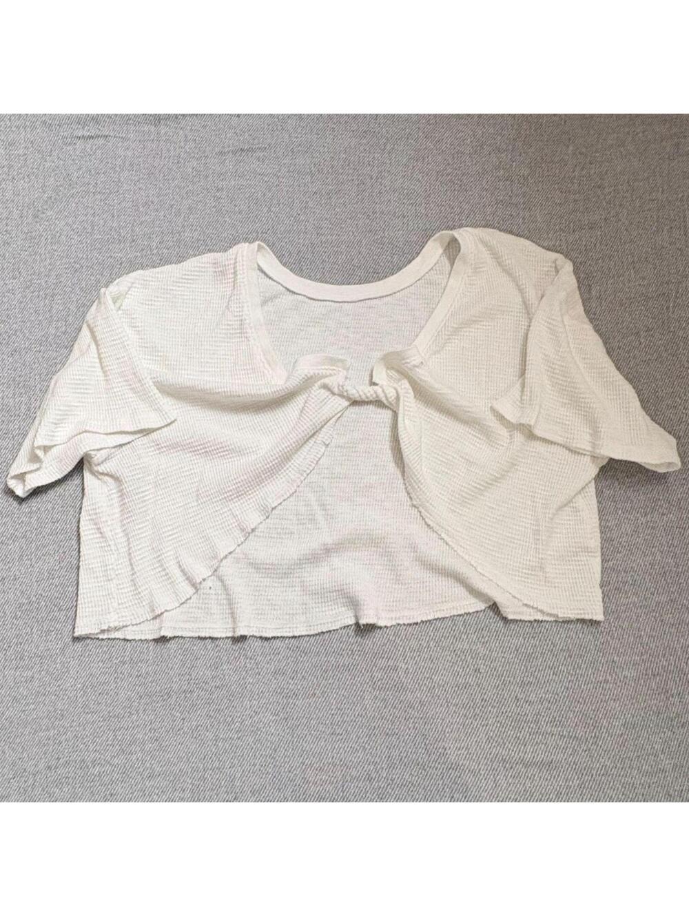 Light Cream Short Sleeve Crop Top with Front Knot